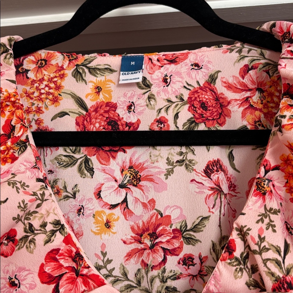 Old Navy Pink Floral Blouse - Picture 2 of 4